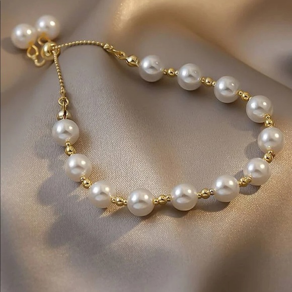 Jewelry - 3/30$ Faux Pearl Decor Bracelet🥳🥳